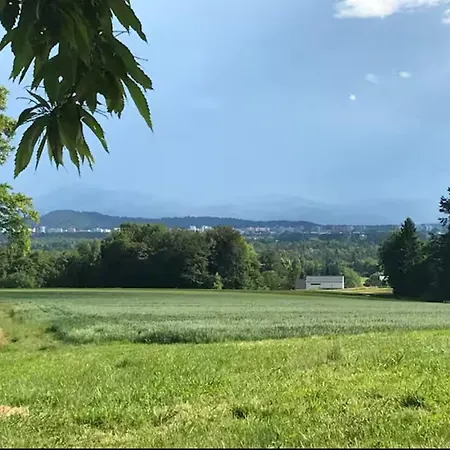 빌라 Close To Ljubljana - And Mountain Hiking Hub